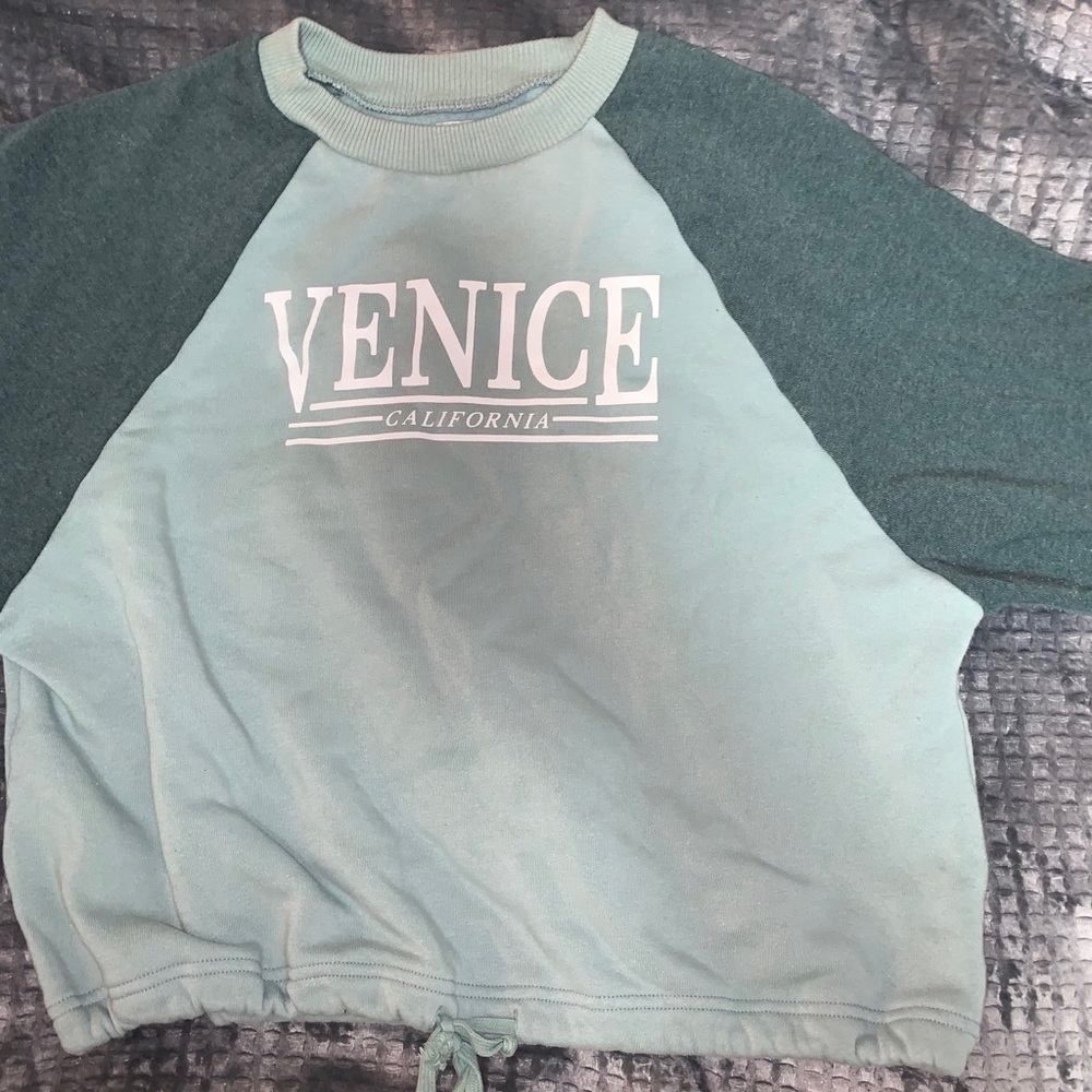 American Eagle Crew Neck